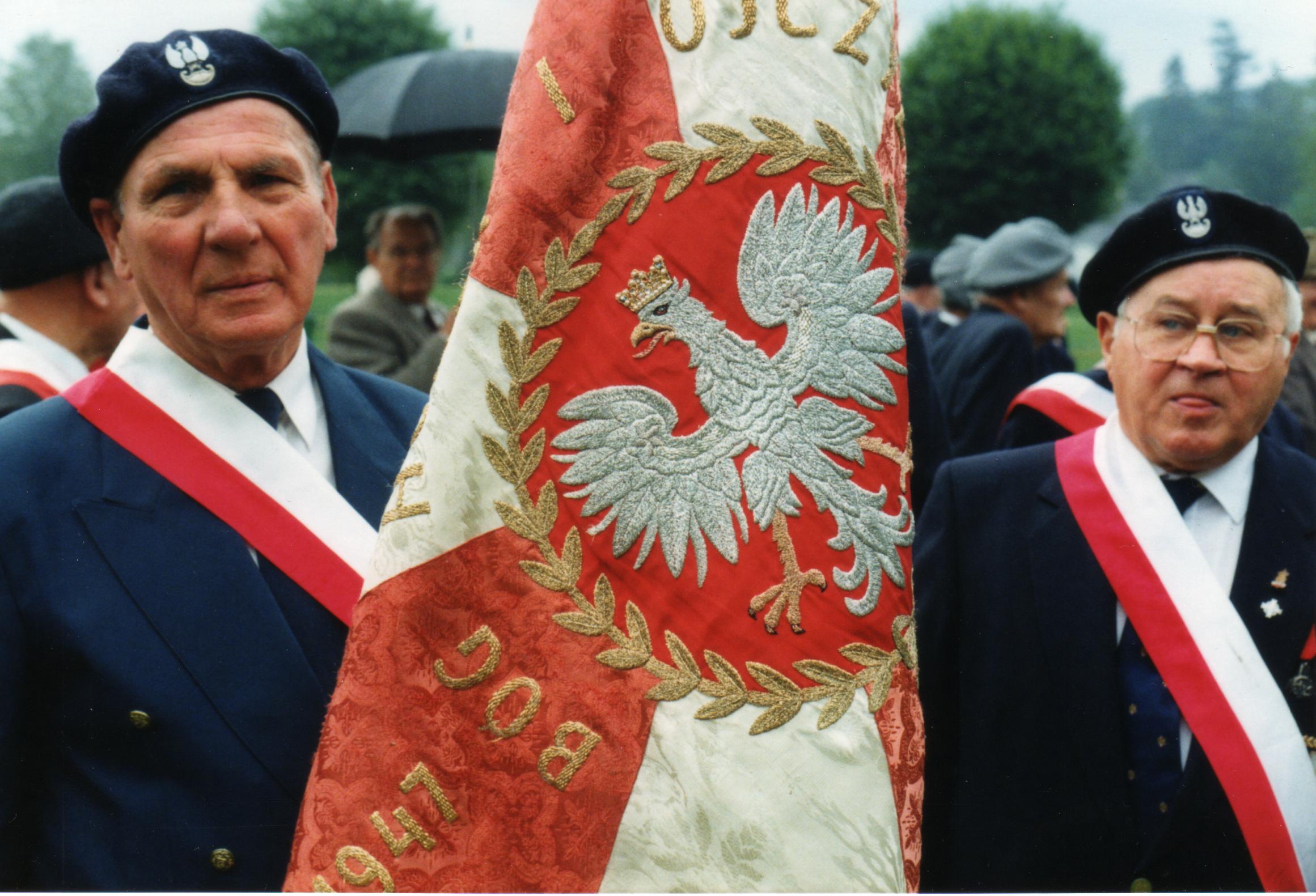 Polish war veterans & flag.jpg
